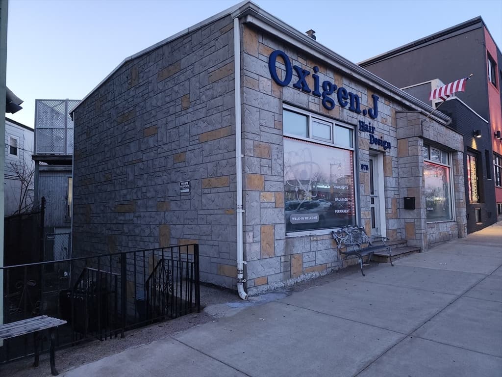 978-980 Bennington St. photo 3