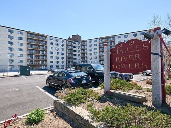 131 Coolidge Ave #527