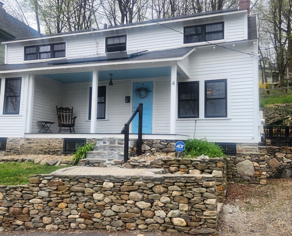 4 Highland Ct #4