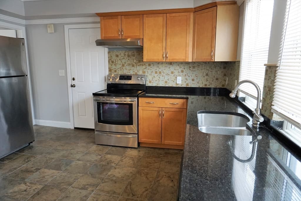 43 Bennington Street #1 photo 2