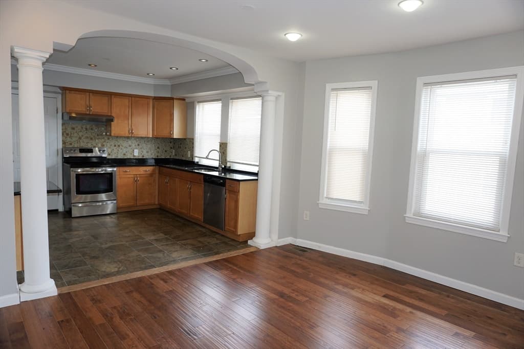 43 Bennington Street #1 photo 4