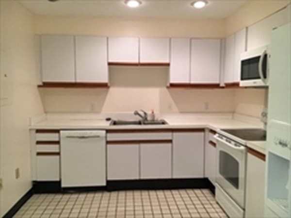 1265 Beacon St #902 photo 2