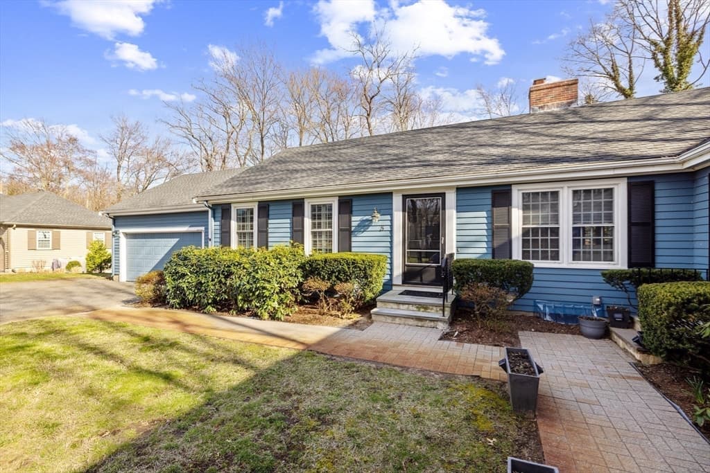 5 Lois Ln #- photo 2