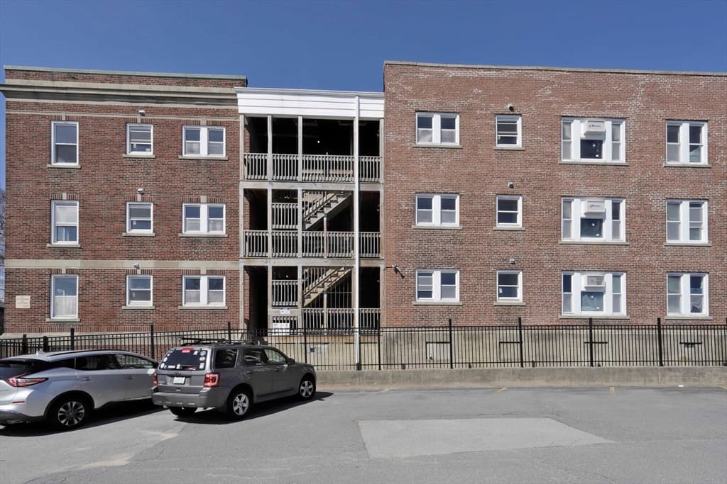 191 Elm St #2 photo 2