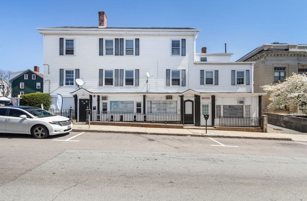 251 Bank Street