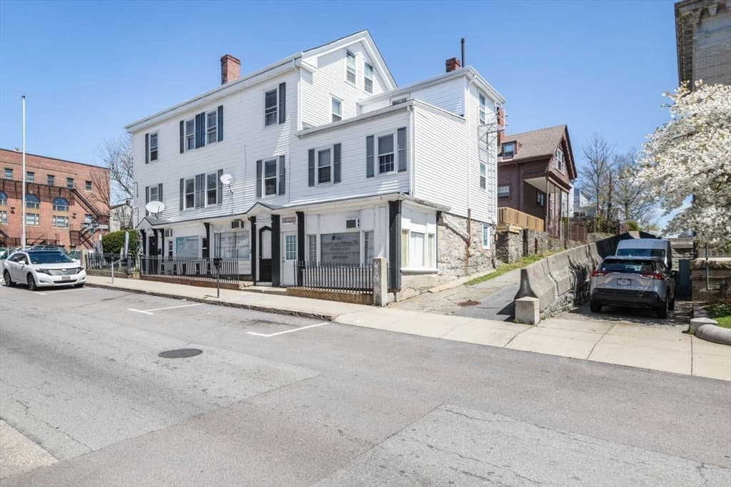 251 Bank Street photo 5