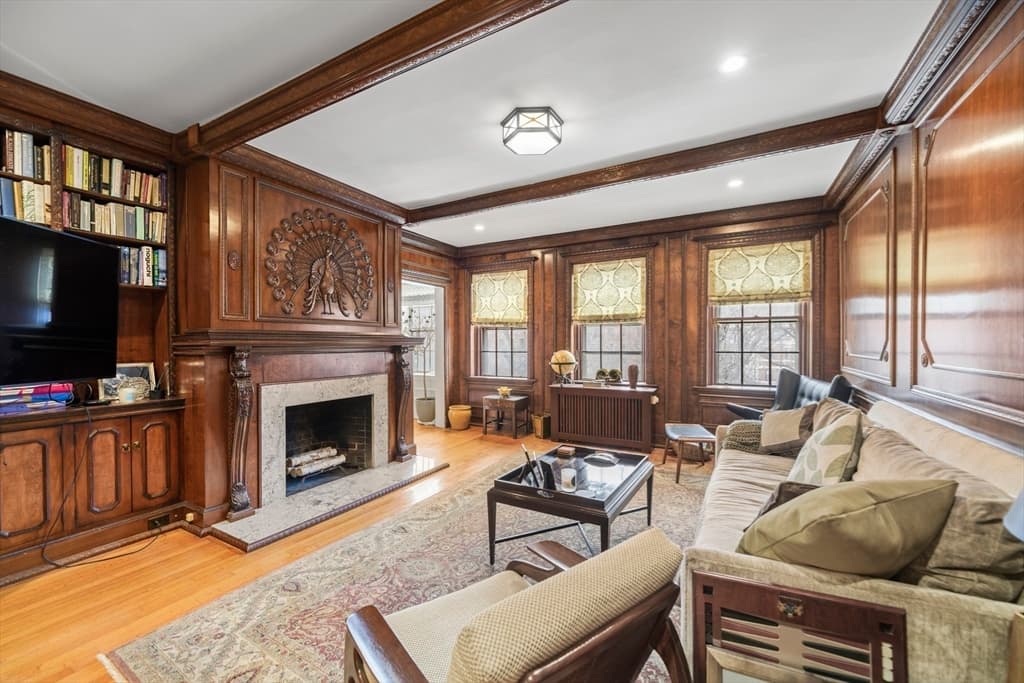 250 Commonwealth Ave #14
