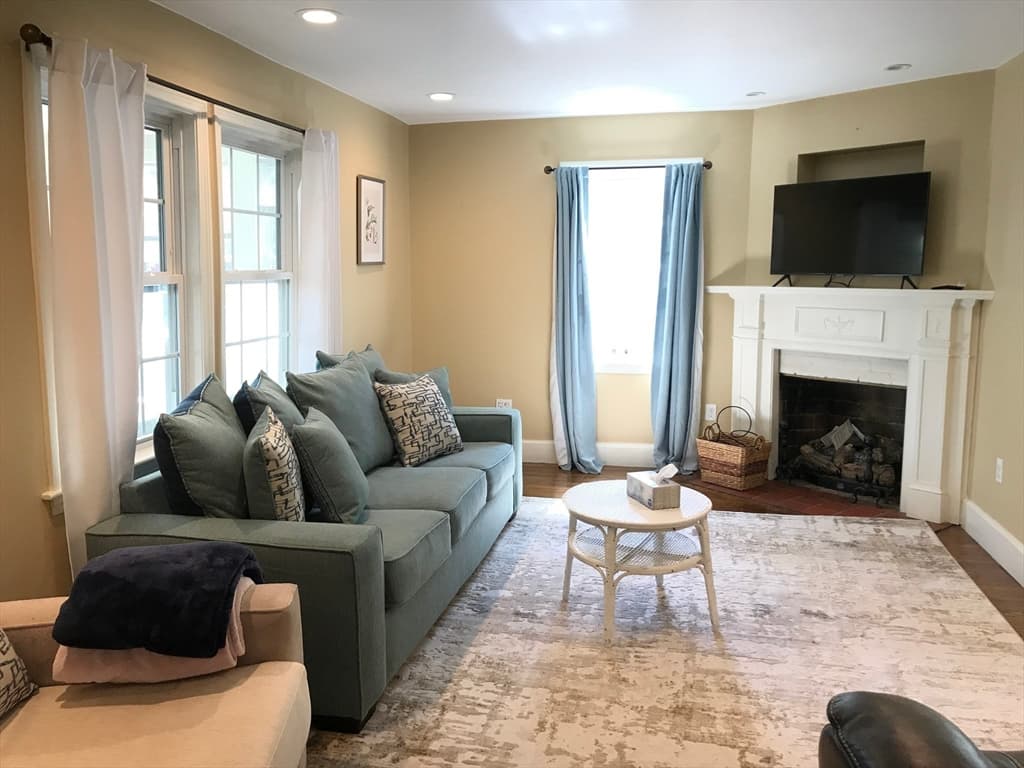 180 Manthorne photo 5