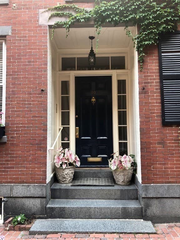 20 Temple St #1