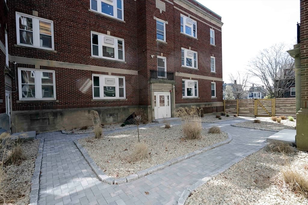 191 Elm St #1 photo 2