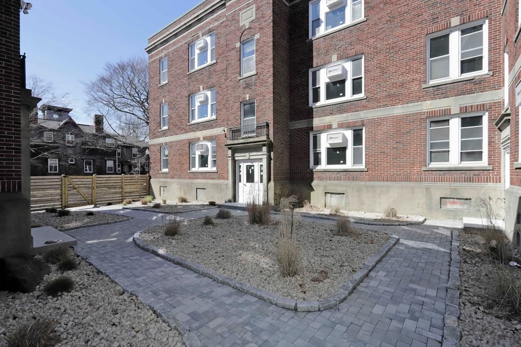191 Elm St #1 photo 5
