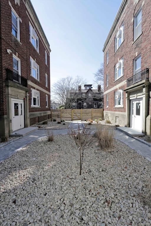 191 Elm St #1 photo 4