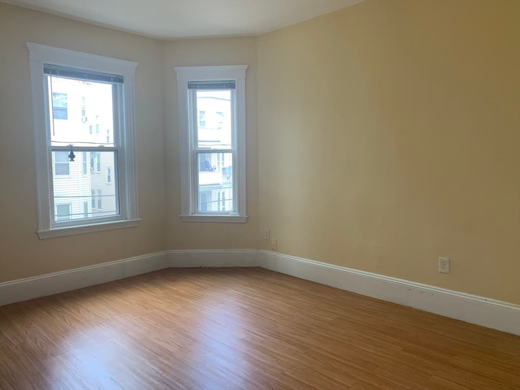 48 Havelock St #2 photo 5