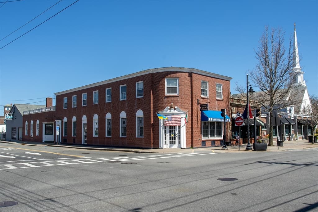 334 Main St