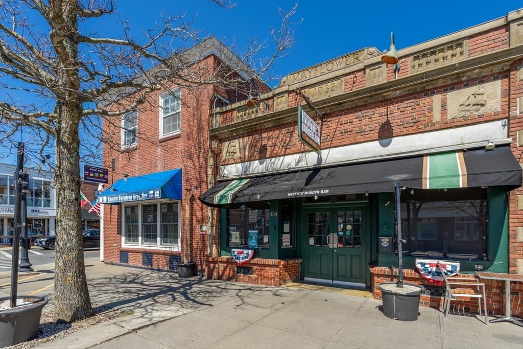 334 Main St photo 5