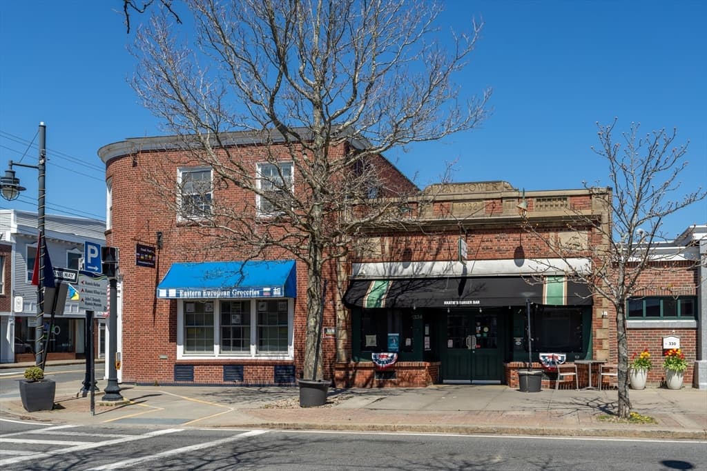 334 Main St photo 4