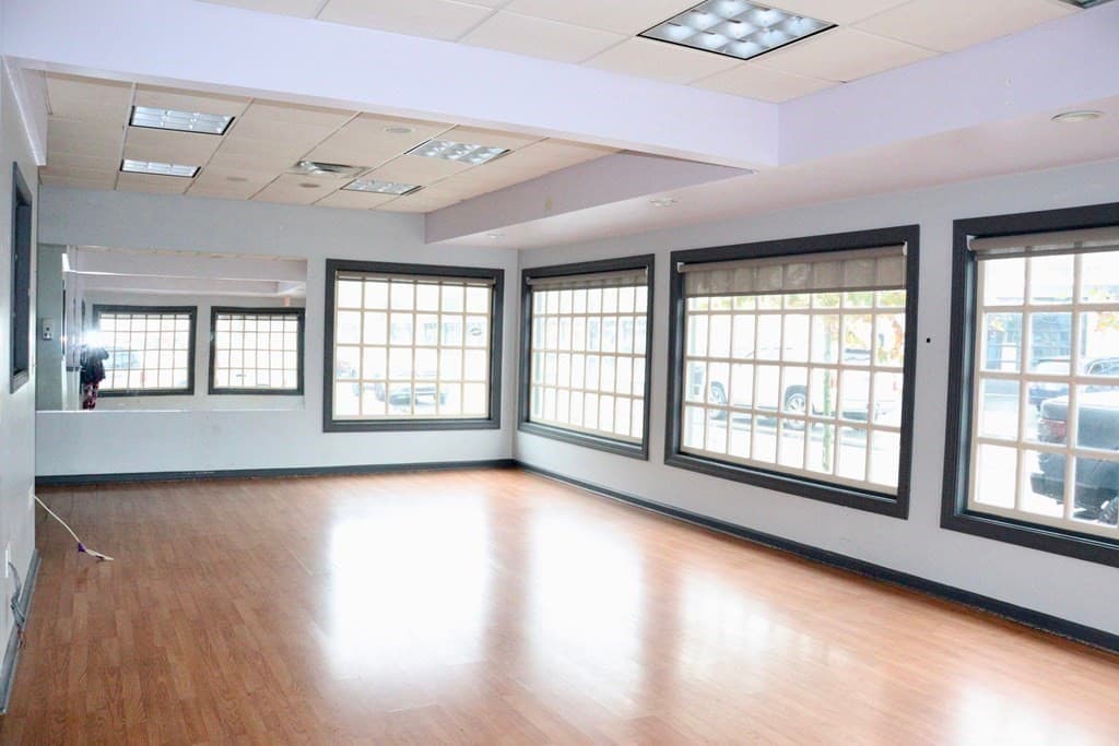 27 Atlantic Avenue photo 2