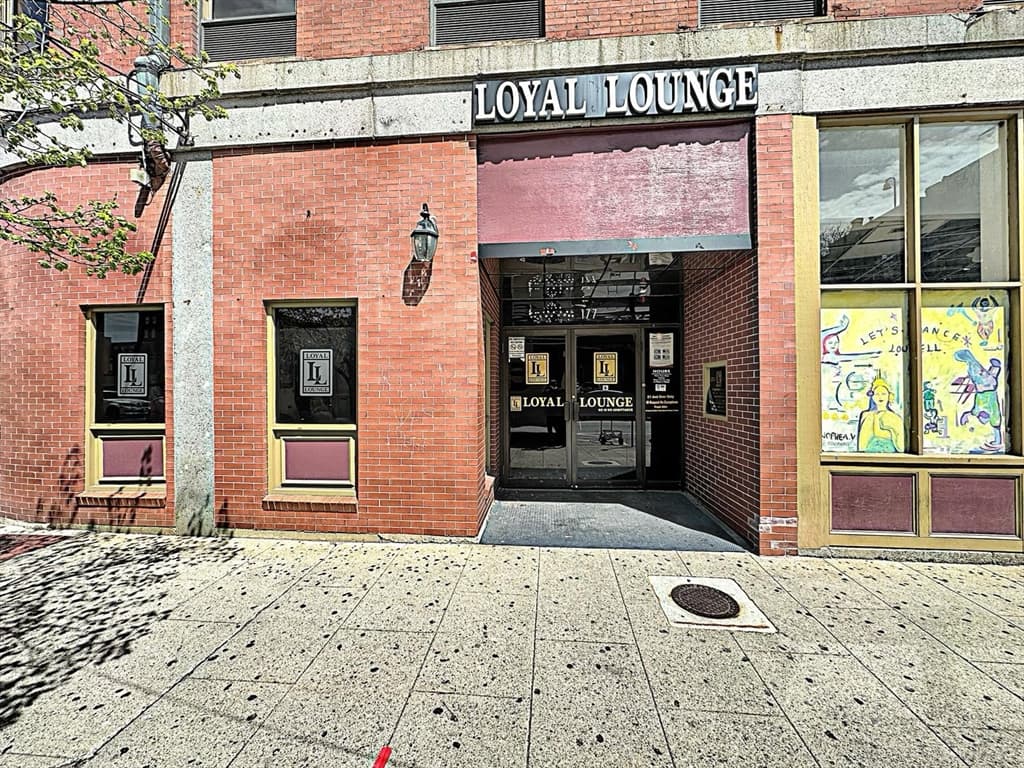 169 Merrimack St photo 3