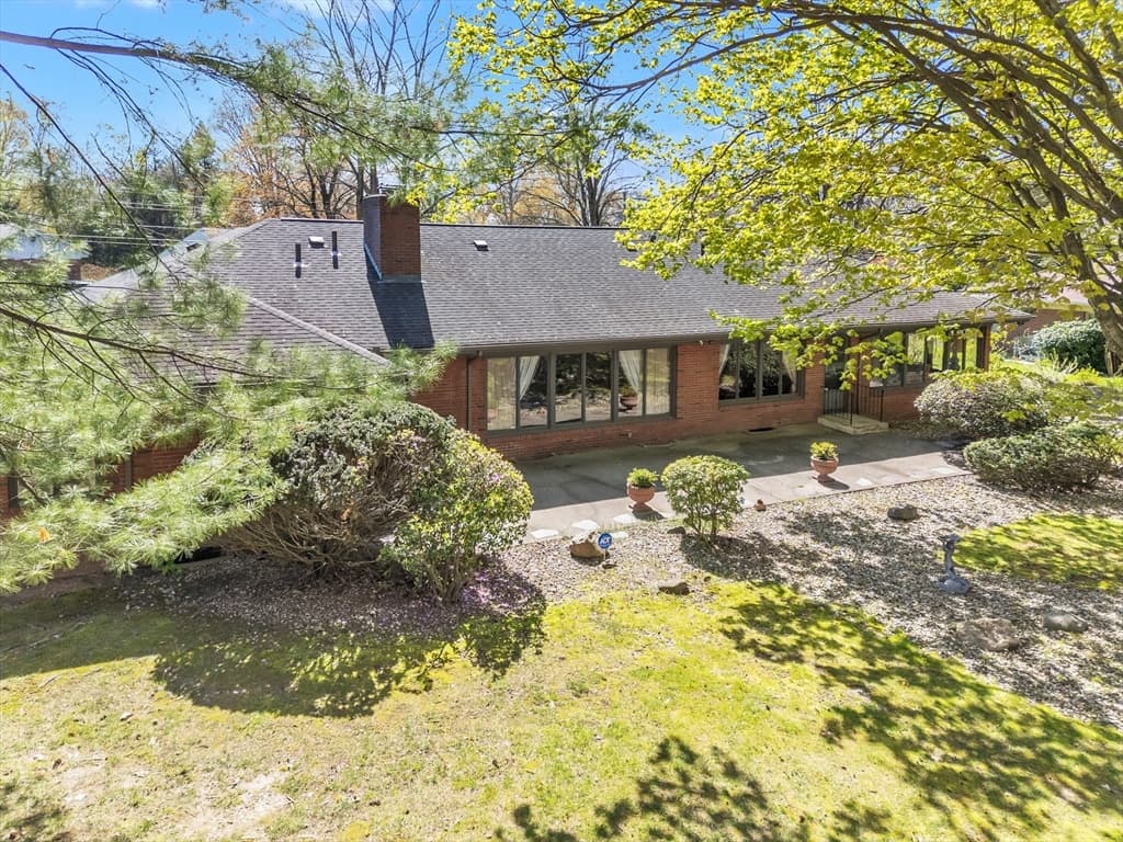104 Wheel Meadow Dr photo 5