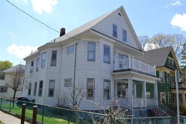 32 Westmount Ave #1 photo 2