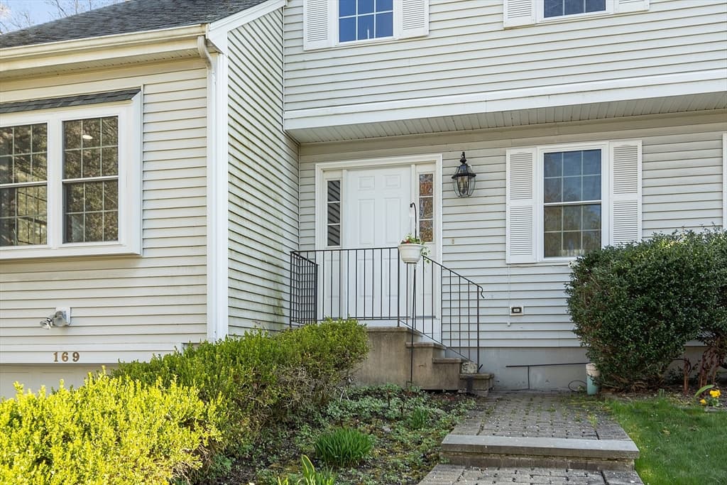 169 Arthur St photo 2