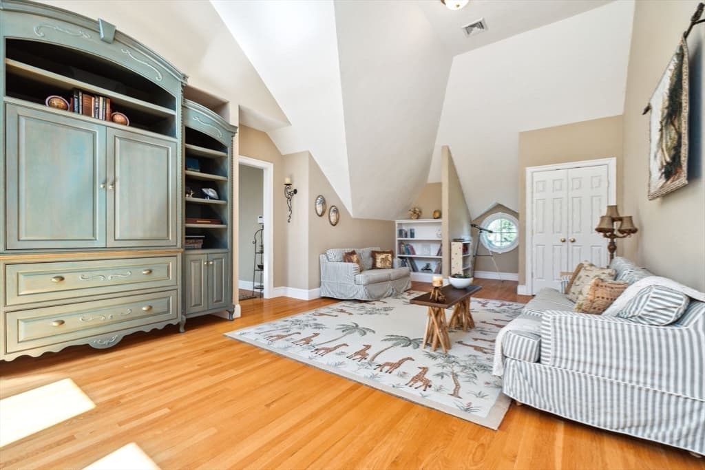 6 Trailside Way