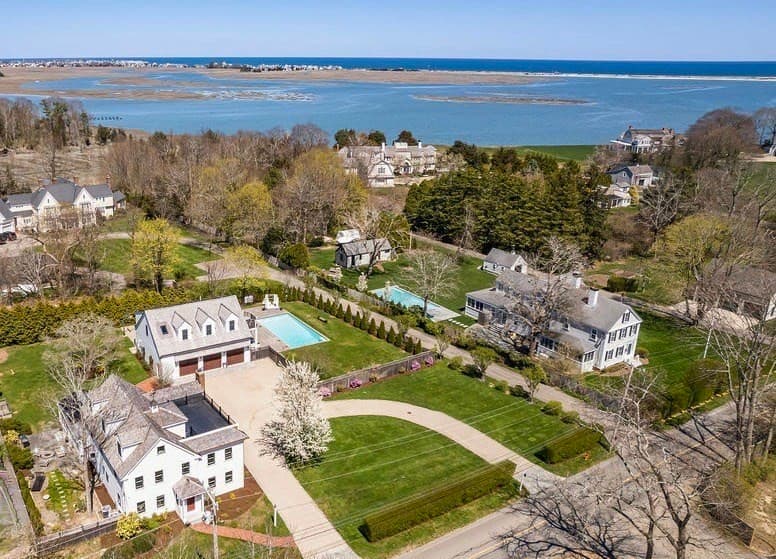 106 Powder Point Ave