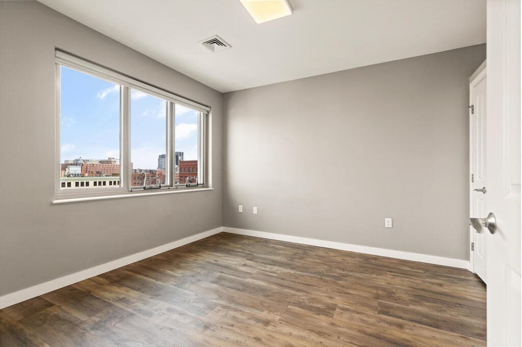 10 Essex St. #407 photo 2