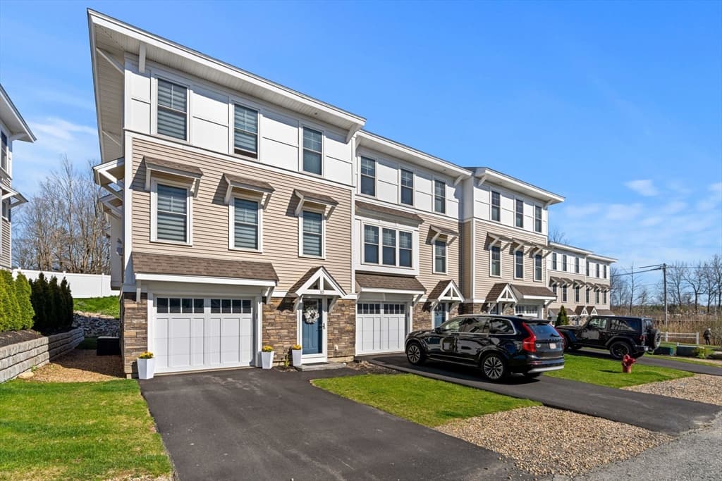 10 Hines Way #10