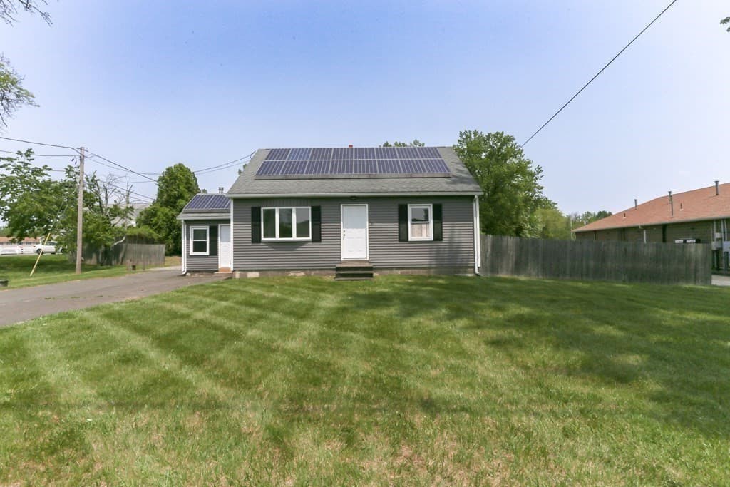 61 Pleasant Street photo 2