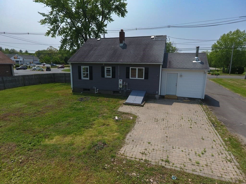61 Pleasant Street photo 3