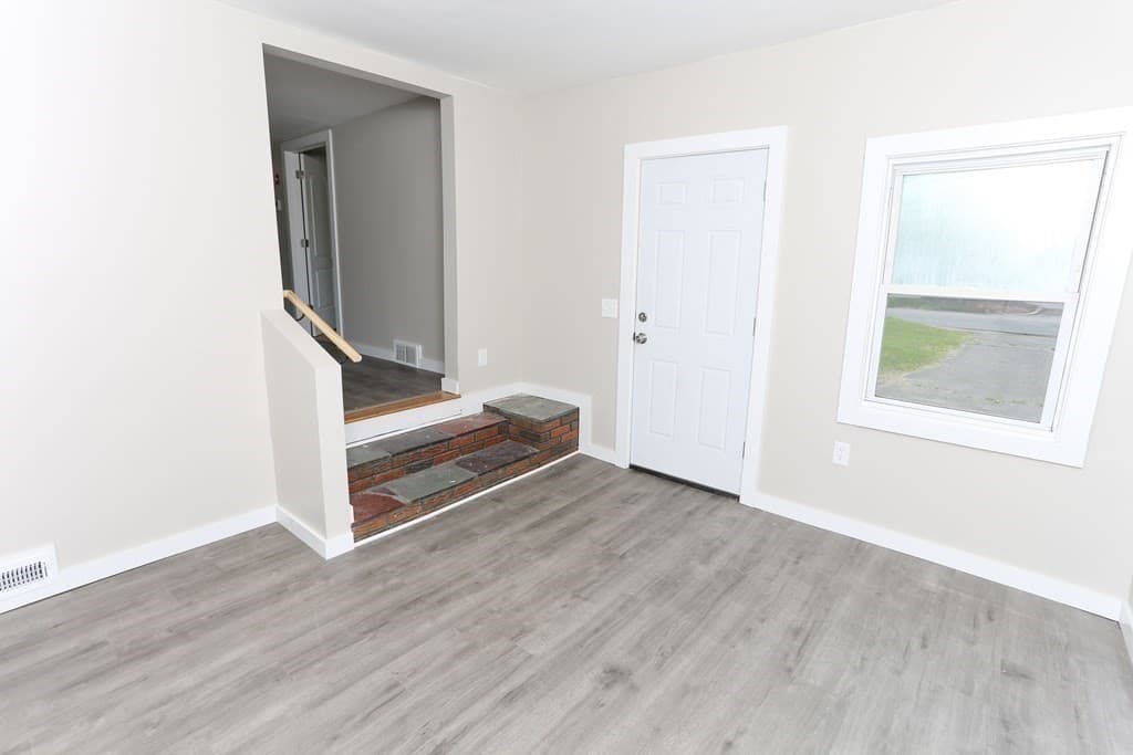 61 Pleasant Street photo 4