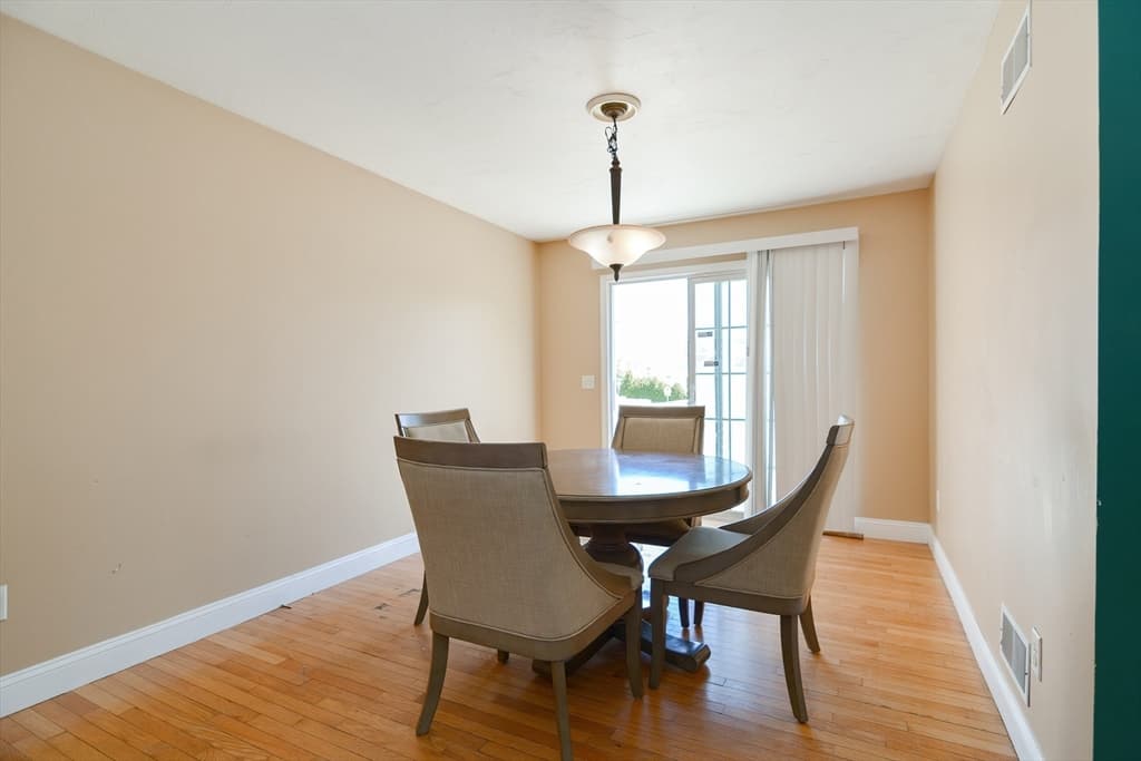 119 Tobin St photo 4