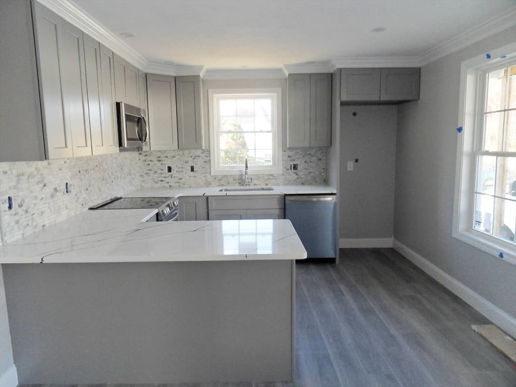 25A North Main #A photo 4