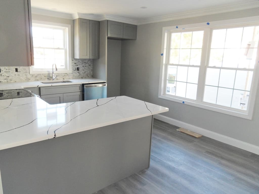 25B North Main #B photo 3