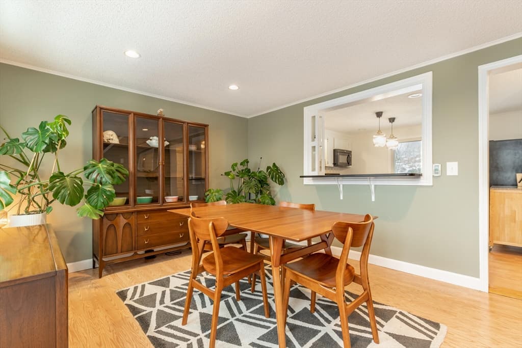 270 Sunderland Rd #30 photo 4