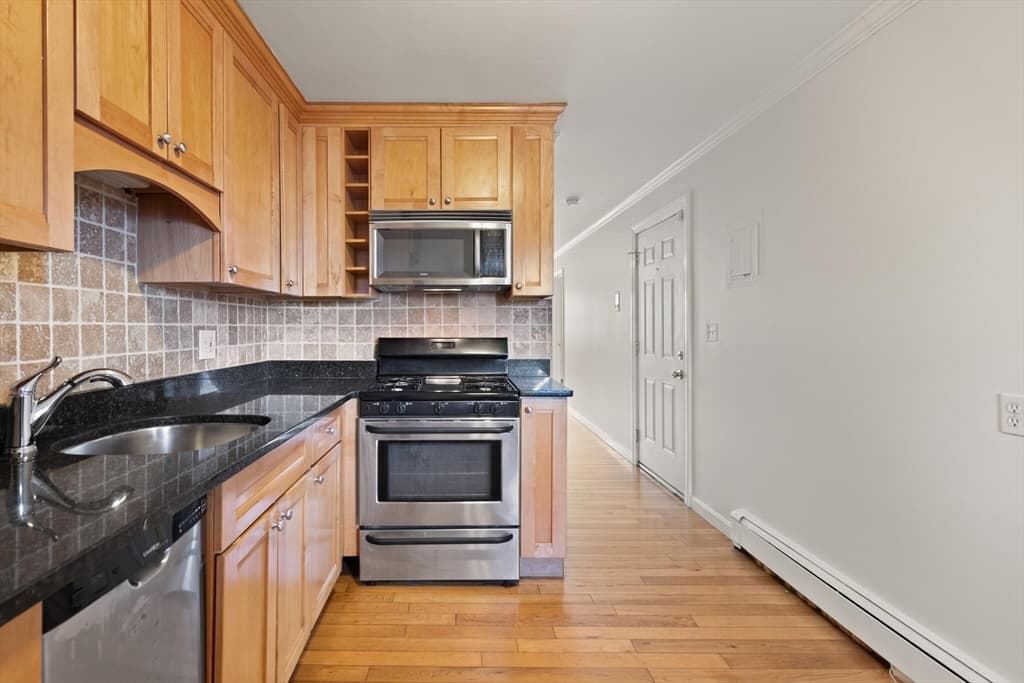 267 Lexington St #3 photo 2