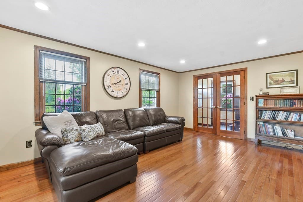 94 Garrison Road photo 5