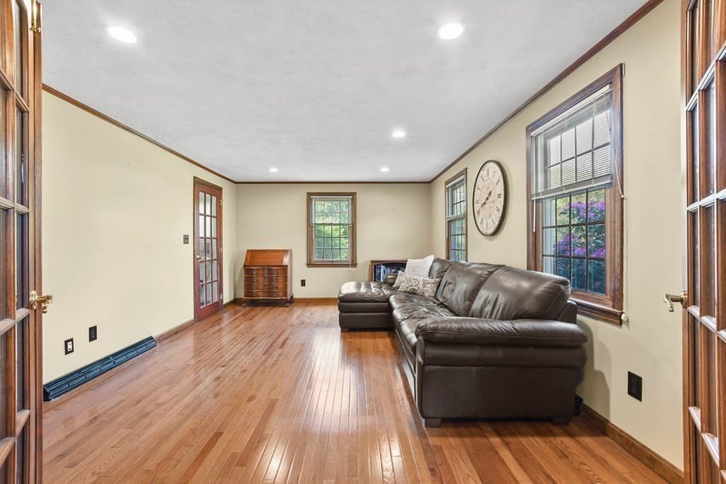94 Garrison Road photo 4