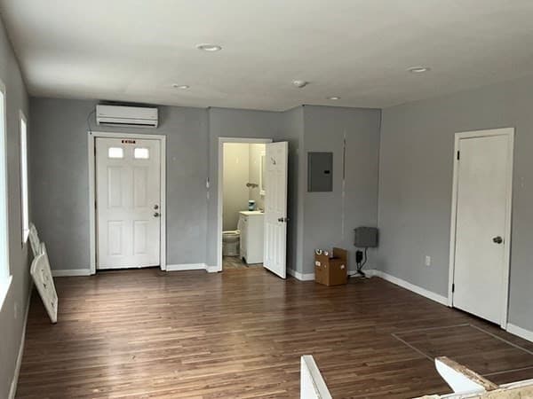 222 Salem St photo 3