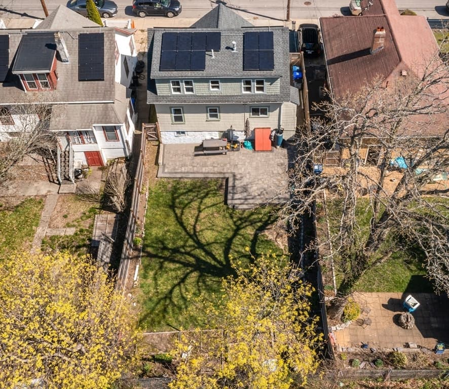 75 Hollingsworth St photo 3