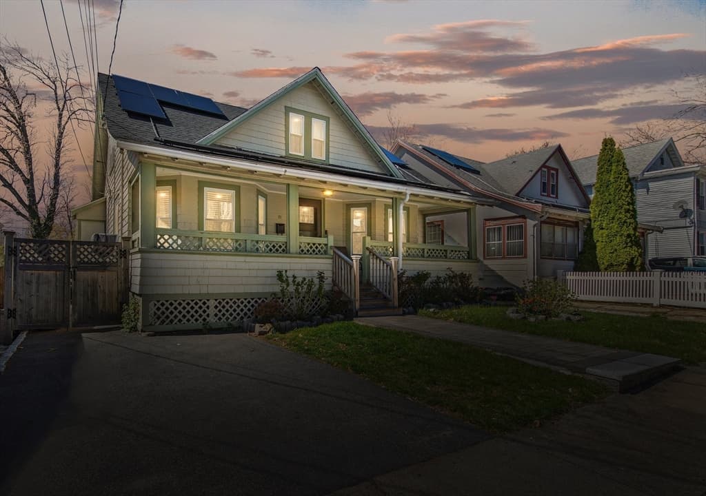 75 Hollingsworth St photo 5