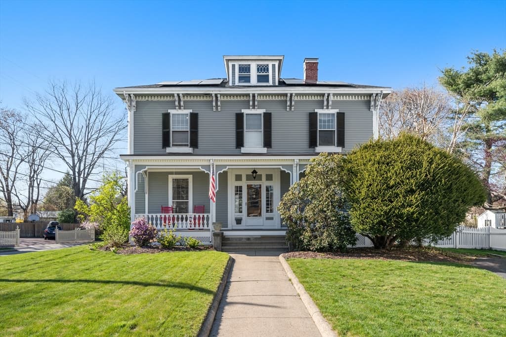215 Auburndale Ave