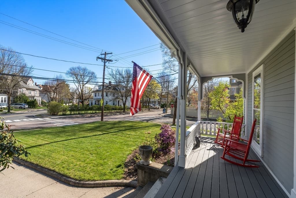 215 Auburndale Ave photo 5