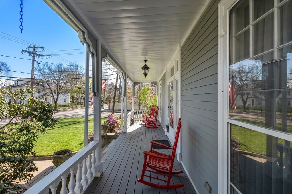 215 Auburndale Ave photo 4