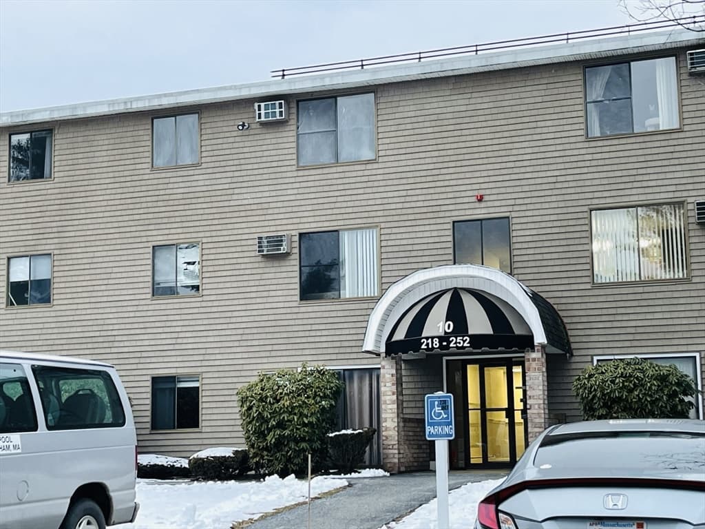 440 North St #248