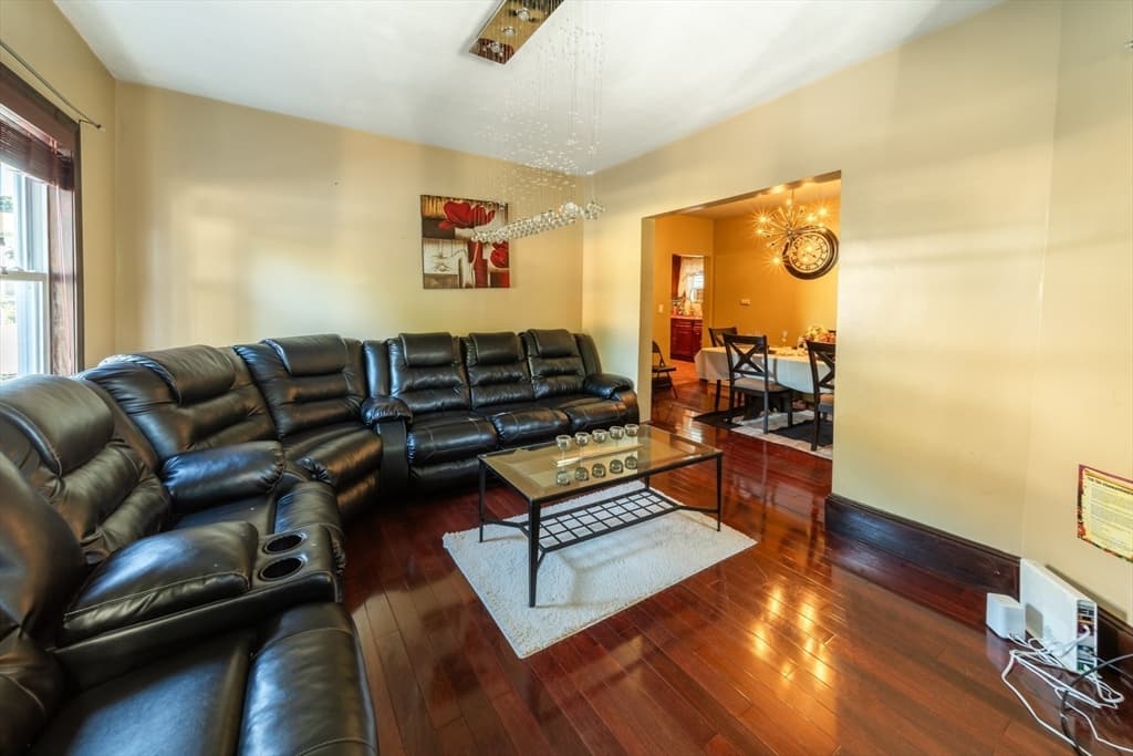 11 Wellington Pl photo 5