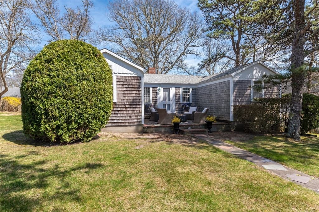7 Hudson Ln