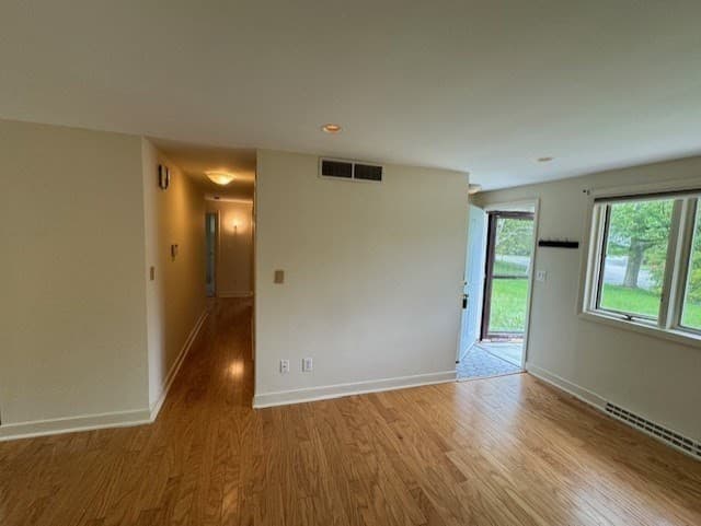 32 Colonial Way photo 3