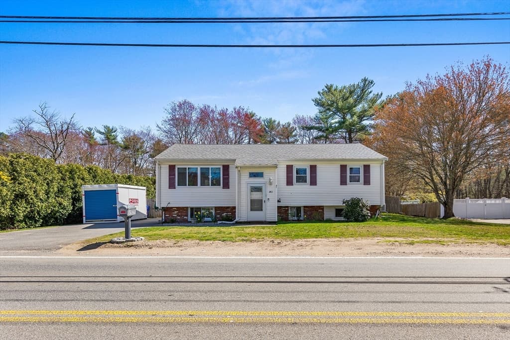 243 Myricks St photo 2